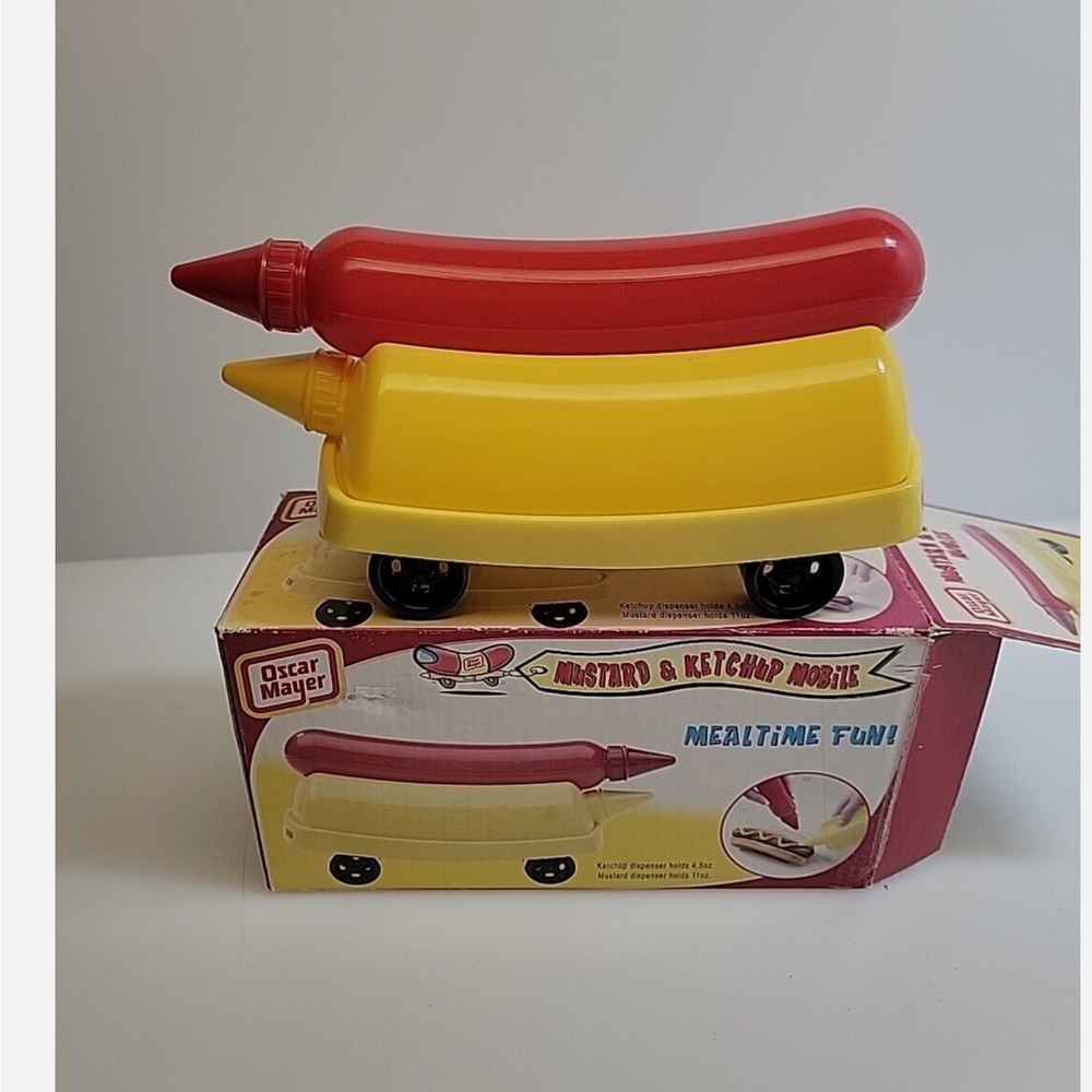 Oscar Mayer Hotdog 11oz Mustard 4.5oz Ketchup Mobile Dispenser Mealtime Fun new